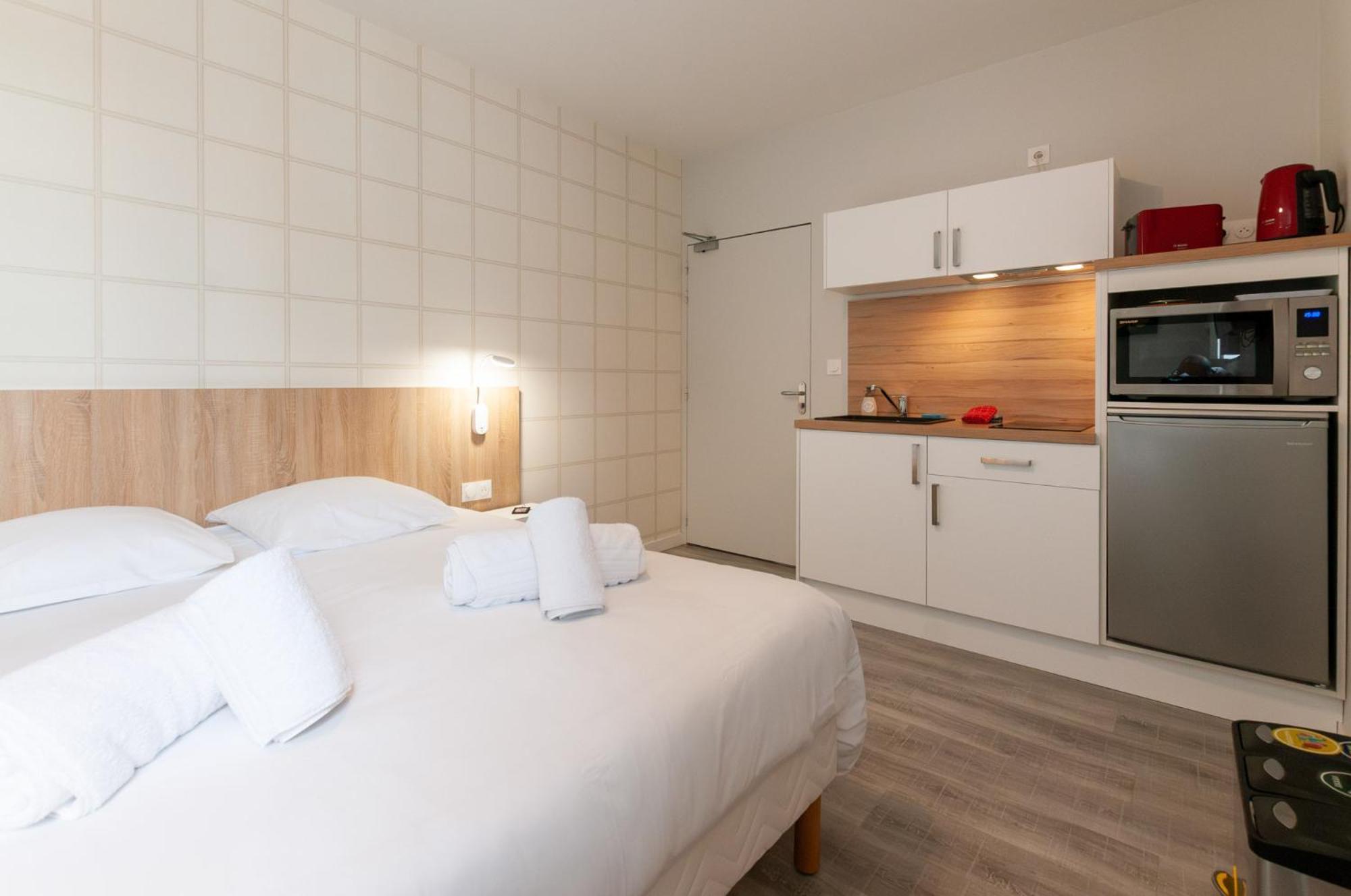 Malicorn' Appart-Hotel Malicorne-sur-Sarthe Zimmer foto